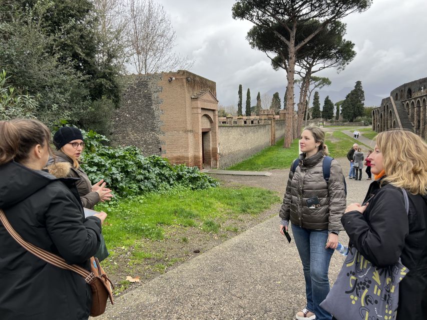Pompeii: Small-Group Guided Tour with Skip-the-Line Ticket - The House of the Faun and ancient decoration
