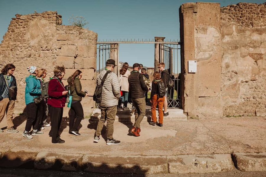 Pompeii Small Group Tour with transportation from Naples - The 30-minute minibus ride to Pompeii