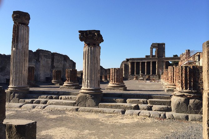 Pompeii-Sorrento-Positano tour from Naples, with licensed guide included - Why Private Transport Helps on the Coast