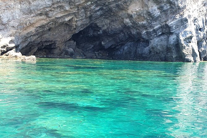 Private boat excursion island of Ischia with Gozzo Cilento 12m - La Scarrupata, the first major swim stop