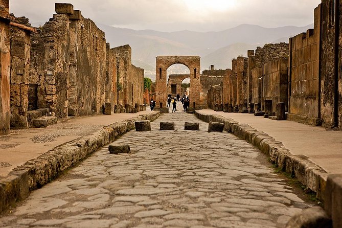 Private Exclusive VIP Tour of Positano, Pompeii & Mount Vesuvius - What the private minivan changes