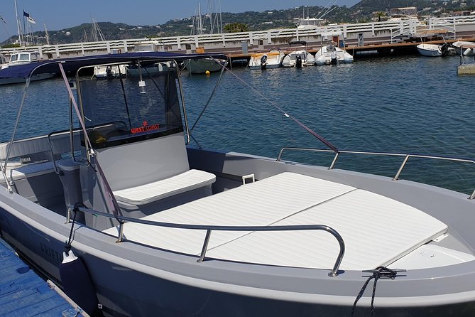 Private excursion to the island of Ischia by Conero 6.6m boat - Sorgeto’s thermal waters and the volcanic side of Ischia