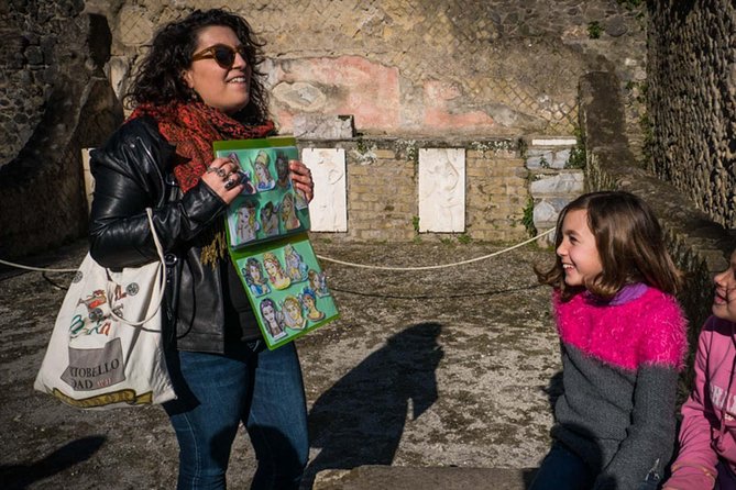 Private Herculaneum for Families: Kids Archaeology Adventure - Antiquarium and Boat Pavilion: objects children can understand