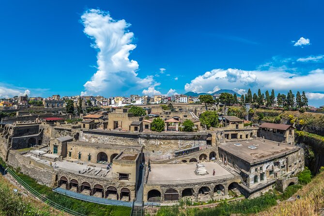 Private Herculaneum for Families: Kids Archaeology Adventure - The shoreline shelters and the human cost of AD 79