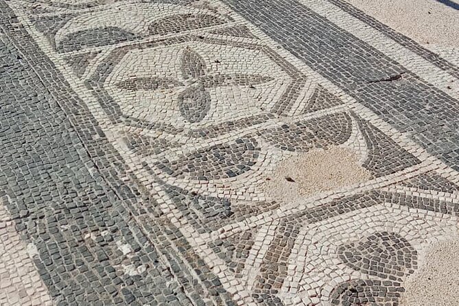 Private Tour in Herculaneum with an authorized guide - Walking through the ancient Roman colony