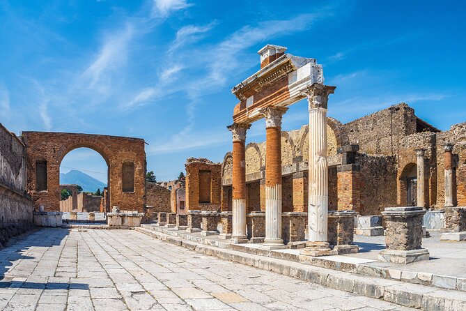 Private Tour in Pompeii and Vesuvius - Pompeii: two hours among Roman streets