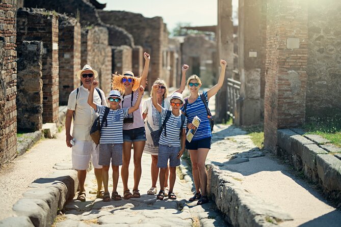Private Tour in Pompeii Sorrento and Positano - Sorrento for coffee, shopping, and lunch