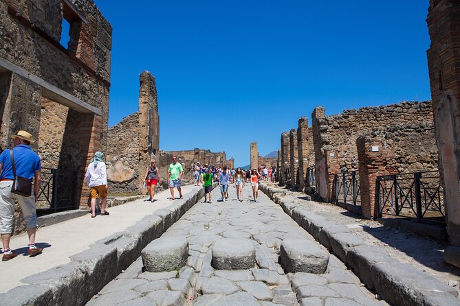 Private Tour in Pompeii Sorrento and Positano - What the $375.68 price means