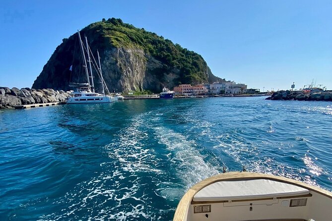 Private tour of the island of Ischia and/or Procida on Gozzo Apreamare - Why a private boat is the right way to see Ischia