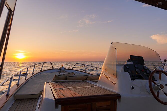 Private tour of the island of Ischia on a Fratelli Aprea gozzo - Maronti, with prosecco on board