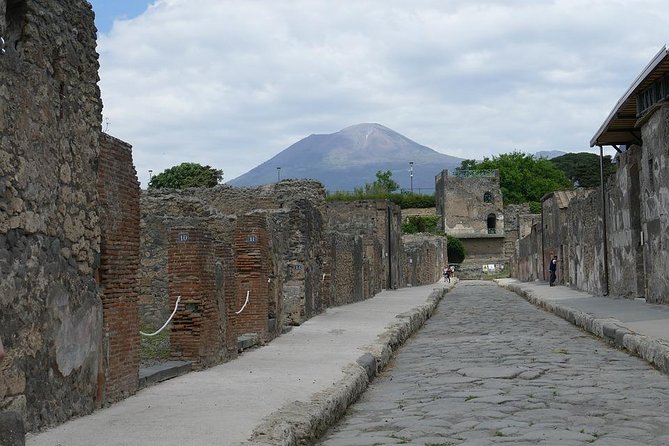 Private Transfer From Naples to Ravello/Sorrento stop at Pompeii - Making a Naples transfer do double duty