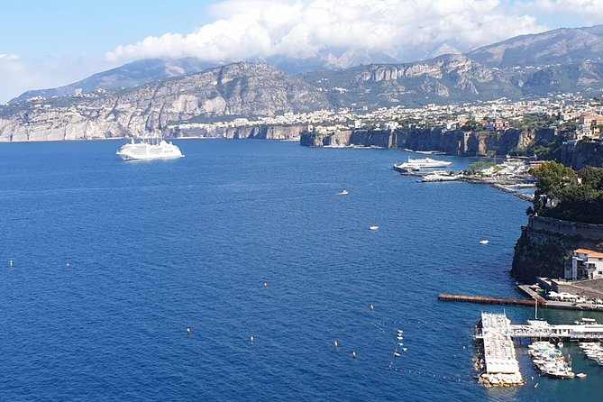 Private Transfer Naples to Sorrento or viceversa - Picking your arrival point carefully