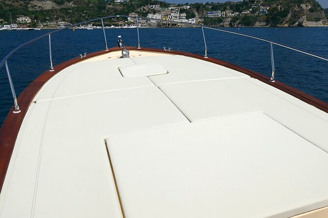 Procida Island Tour by Boat 2h 15m with Swimming and Underwater Photos - Meeting at Via Roma and settling into the small boat