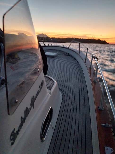 Procida: Sea View Private Boat Tour with Snorkeling - How the two-hour schedule really works