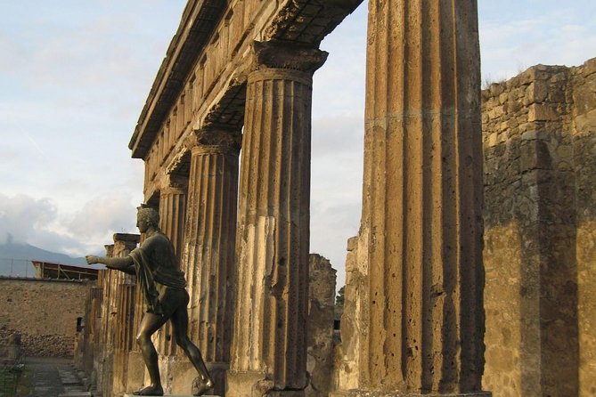 Round-Trip Shuttle Transfer from Naples to Pompeii - Should you book it?
