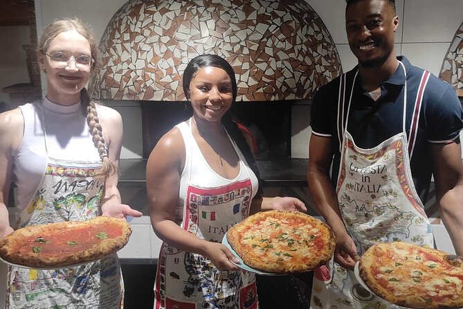 Semi-Private Pizza Making Experience in Naples with Drink - What makes this more than a meal