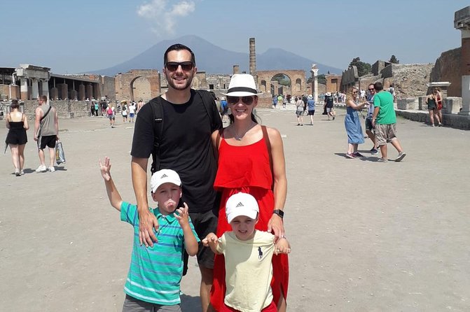 Shore Excursion Tour for Kids from Naples to Pompeii and Amalfi Coast - The guides are central to the experience