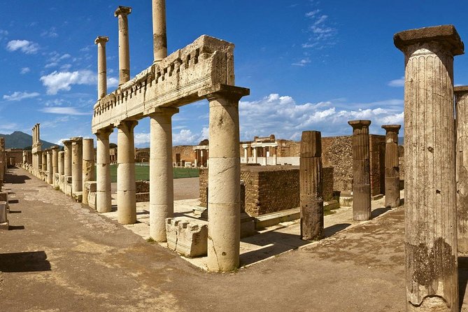Shore tour of Pompeii, Vesuvius and Herculaneum. - Herculaneum offers a shorter, closer look