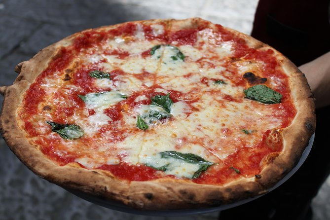 Sightseeing Tour and Pizza in Napoli - Key points at a glance