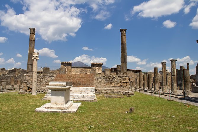 Skip-the-Line Pompeii Guided Tour from Naples - Stabian Baths and the House of the Faun