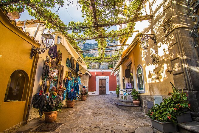 Sorrento Positano Amalfi from Naples with lunch included - Who should book this experience?