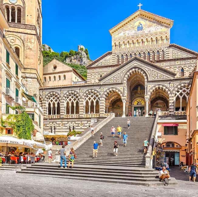 SORRENTO POSITANO AMALFI: PRESTIGE TOUR FROM NAPLES - What the assistant adds to a shared tour