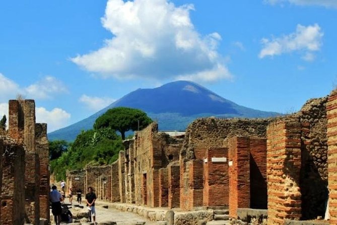 Sorrento Positano and Pompeii - The main tradeoff: breadth versus depth