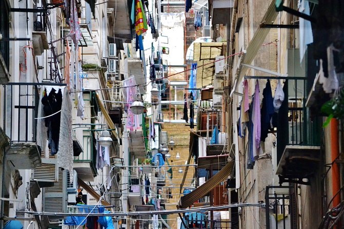 Spanish Quarters Tour - Walking the steep lanes and lower homes