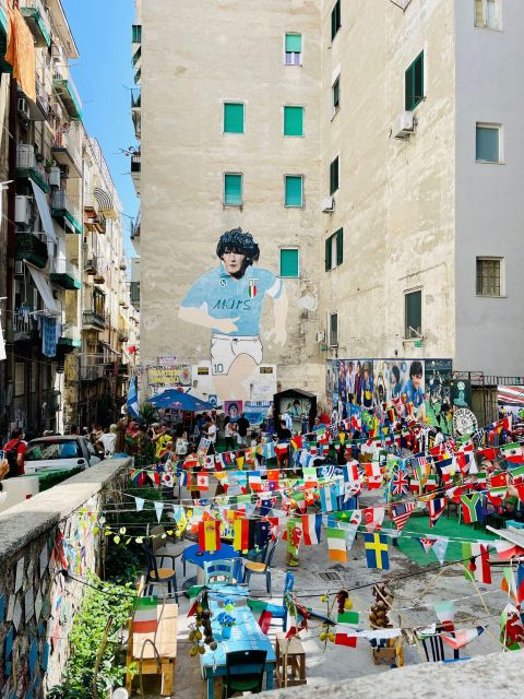Street art tour of the Spanish Quarters & Maradona idol - Key points to know before you book