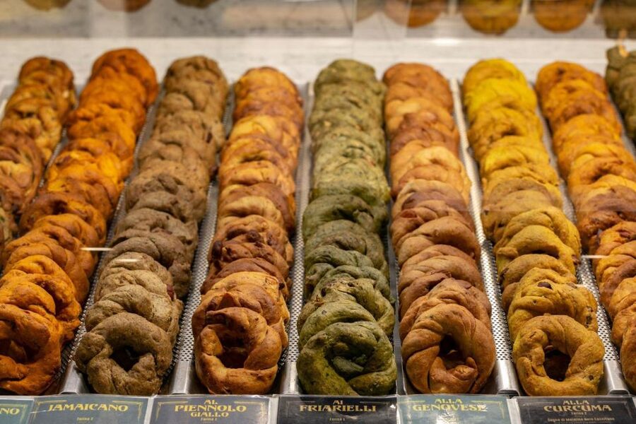 Street food tour: the Neapolitan culinary art - Starting beside Naples’ Greek Walls