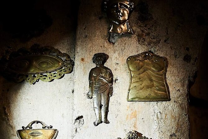The Skull with the Ears: the Cult of the Dead in the Church of S. Luciella - A 15-minute visit with a lot packed into it