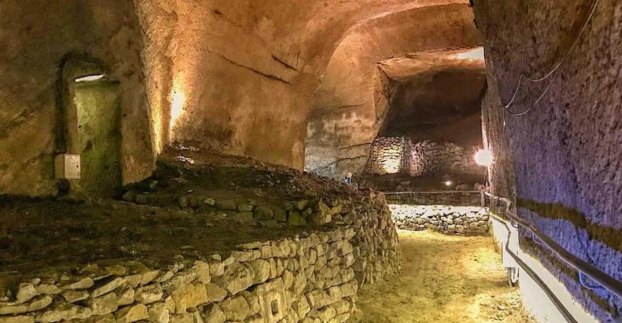 The Underground of Napoli: a Trip to the Hidden City - Neapolis Sotterrata and the Roman city below