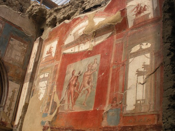 Tour in the ruins of Herculaneum with an archaeologist - Why Herculaneum Works Better With a Guide