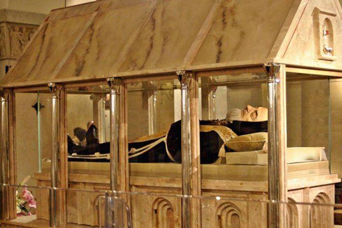 Tour Of Padre Pio: From Pietrelcina To San Giovanni Rotondo - Leaving Naples for Pietrelcina