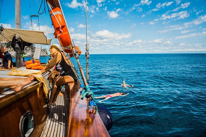 Tour of the island of Ischia in schooner - Practical details for a smooth morning