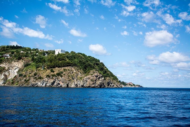 Tour of the island of Ischia in schooner - Who will enjoy this schooner trip most