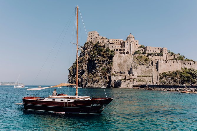 Tour of the island of Procida in a schooner - Porto di Corricella and its painted waterfront
