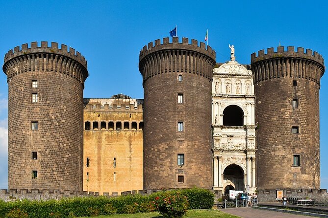 Tour of the Monumental Naples with an art expert - Street art in the Spanish Quarters