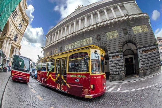 Tramvia Napoli: Easy Drop-On Drop-Off Tour to Explore Naples - Via Toledo: shopping, movement, and central access