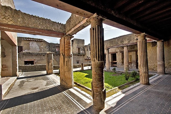 Tramvia Napoli: Transfer to Herculaneum Ruins + Vesuvius - Why this Naples day trip makes sense