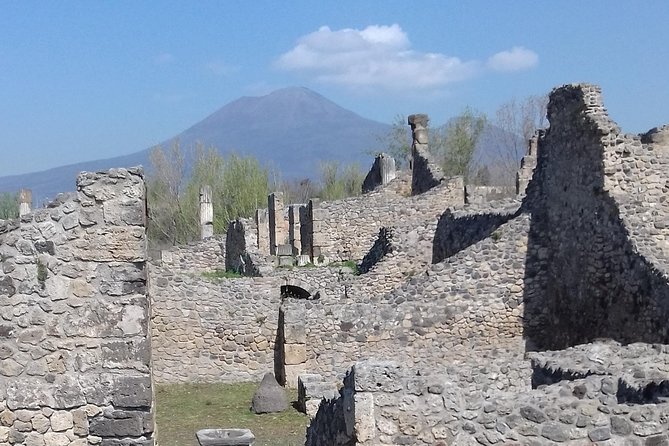 Transfer From Naples/area to Amalfi coast with 2hr stop in Pompei - Key points at a glance