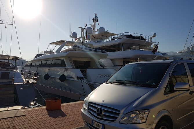 Transfer from Naples area to Sorrento area from 4 to 6 passengers - A Private Start to the Naples and Sorrento Connection