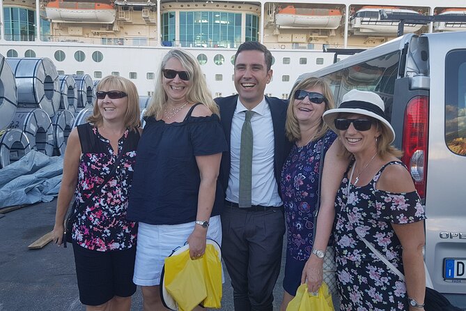 Transfer from Naples area to Sorrento area from 4 to 6 passengers - The Direct Ride Toward Sorrento