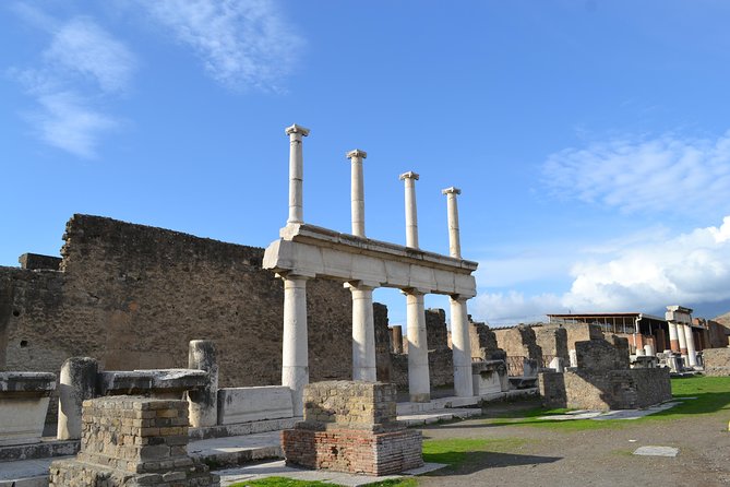 Transfer from Naples to Positano with 2 hours Private Tour in Pompeii - Granaries and the casts that make Pompeii personal