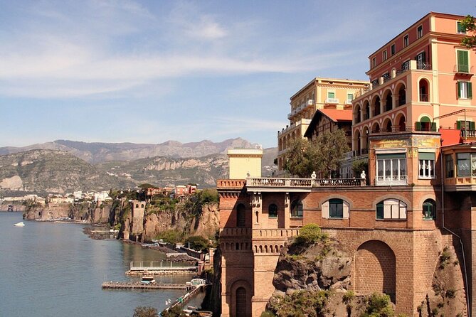 Transfer from Naples to Sorrento with stop at Pompeii - Who Will Like This Arrangement