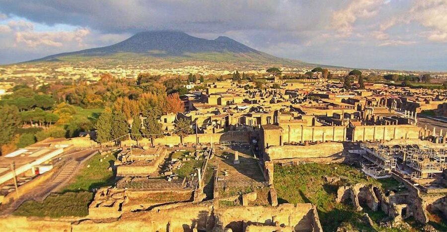 Transfer from Positano to Naples & 2hr stop at Pompeii site - Key points at a glance
