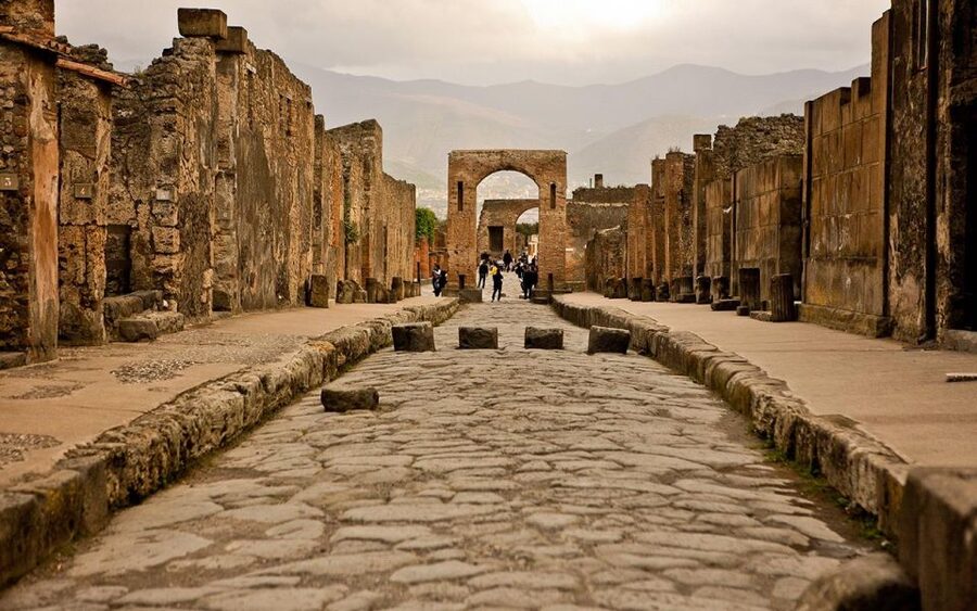 Transfer from Positano to Naples & 2hr stop at Pompeii site - What the excellent feedback tells you