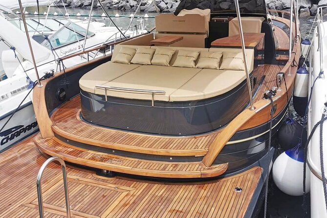 Transfer to Capri from Airport - Comfort and practical details onboard