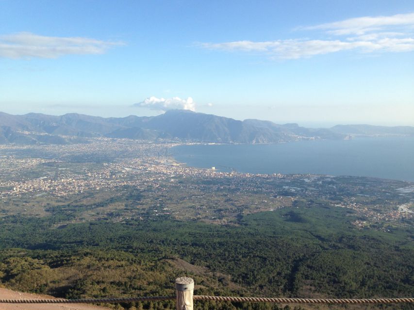 Vesuvio: 3h trekking tour with volcanological guide - How the private format affects the value