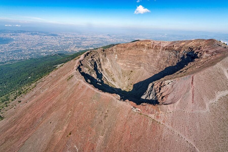 Vesuvius: entrance ticket + bus round-trip - The 30-minute ride through Campania